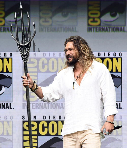 Jason Momoa @ Warner Brothers Panel, Comic-Con International, San Diego — July 22, 2017