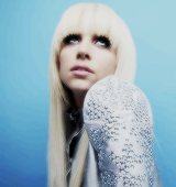 donatella eats me out