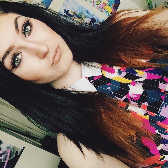 the-heart-may-be-weak:Off to work  ig: @_solarmoon  OMG&hellip;. she’s so beautiful&hellip;.