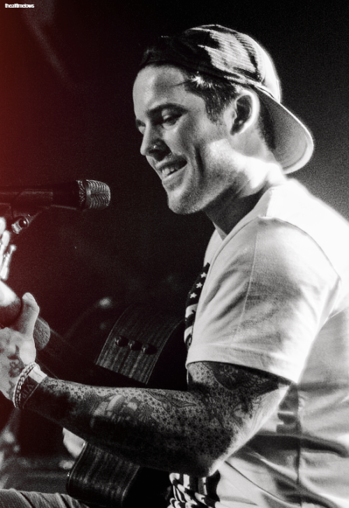 XXX thealltimelows:  18/30 Zack Merrick wants photo