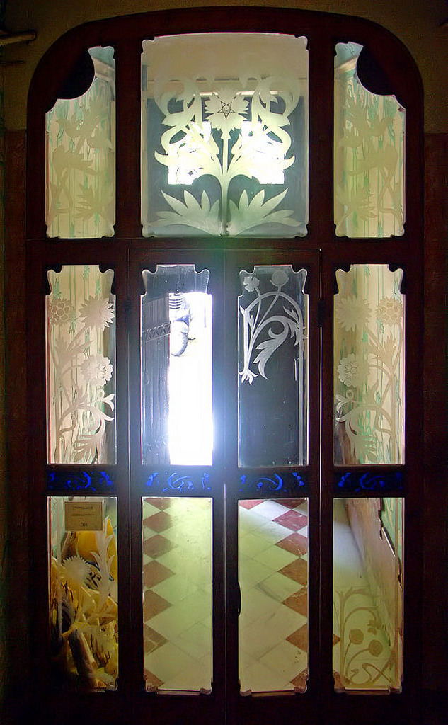walzerjahrhundert:Art Nouveau Stained Glass