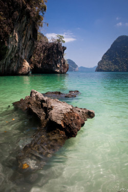 this-is-wild:  (via 500px / Lading island landscape - Krabi - Thailand by Olivier Bergeron) 