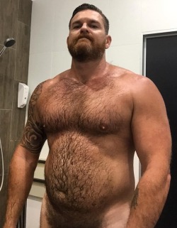 bearyfellas:  🐻 hairy, beefy, bearybearyfellas.tumblr.com