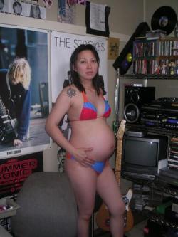 prettypreggiethings:  http://prettypreggiethings.tumblr.com/ @prettypreggiethings.tumblr.com  #pregnant #beautiful pregnant #pregnant nude 