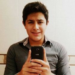 Chicosmuycalientes:  Mauricio, Un Hetero Muy Curioso, 18 Primaveras Cumplidas En