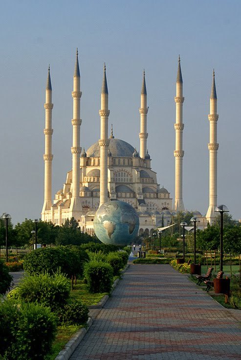 Sabancı Mosque seen from Merkez Park, Adana / Turkey (by Farooq Hammad).