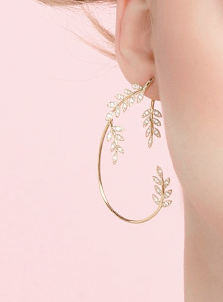 softjoy:leaf ear climber// $4.00