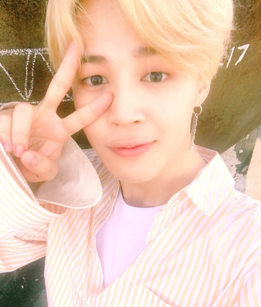 mimibtsghost:ISN’T HE FLAWLESS