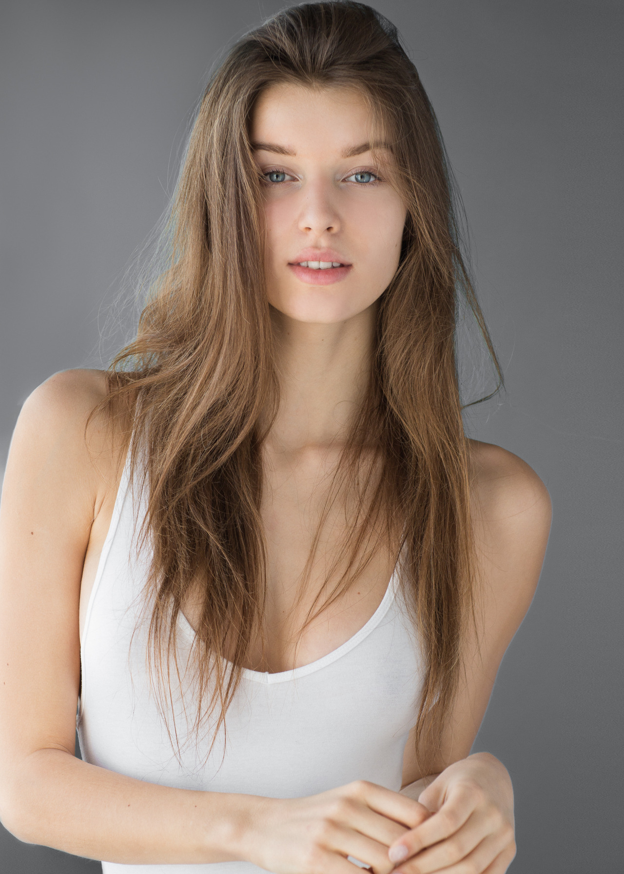 cameron-wolfe-again-3:  kardaan:  Alicja   🐺