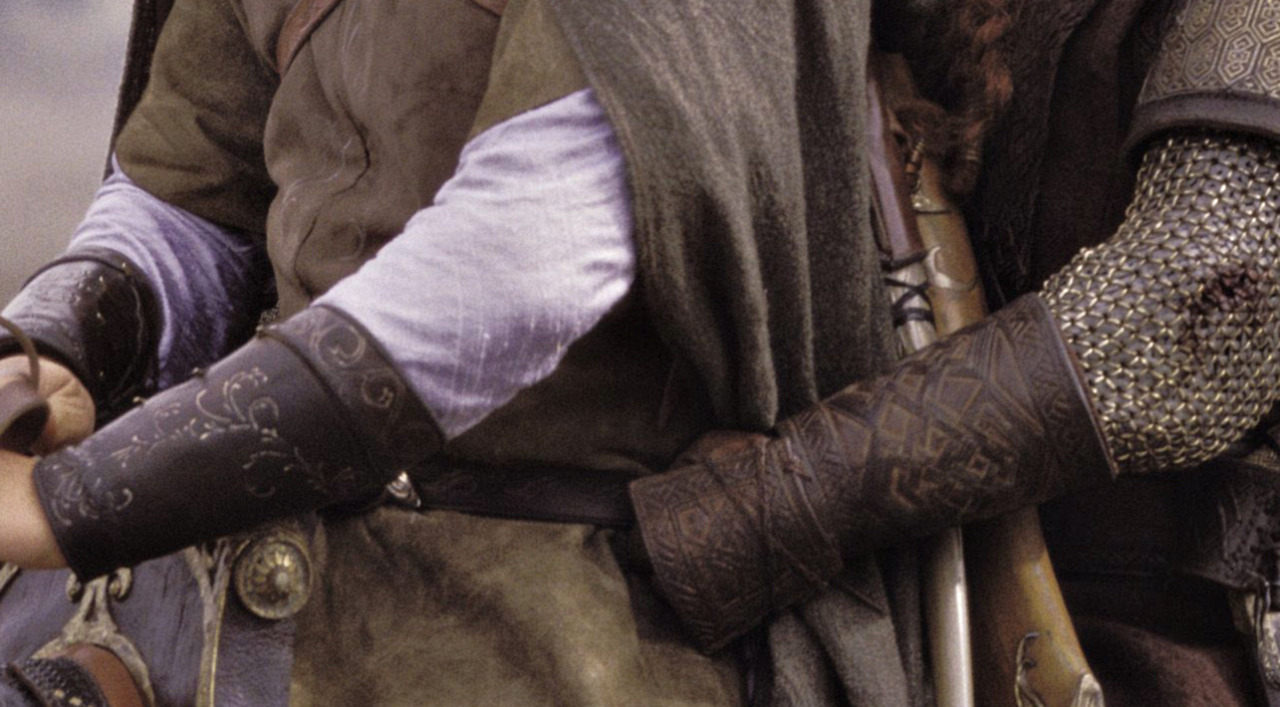 you-comfort-me:  the fact that gimli’s thumbs are hooked in legolas’ belt makes