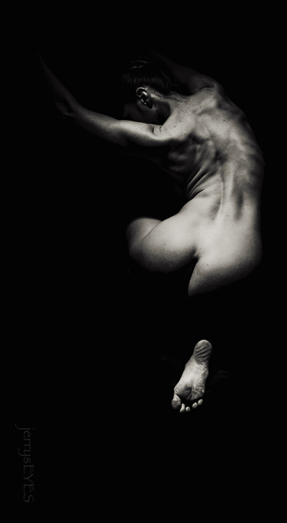 resplend3nt-rap4cious:  jerryseyes:  “Harmony” I am on a project which has elements of anonymity and contextual and spatial dissonance.  I won’t be posting much of this project -  it is for gallery hanging only. with Amelie-jerryseyes  ❥ 