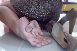 solecityusa:  aurabfeet: More Dirty Soles In appreciation of female feet, arches, toes and soles - http://solecityusa.tumblr.com/