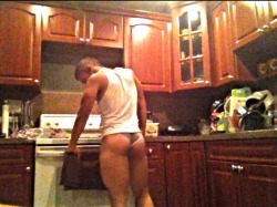 Manrumpsxxx:  Mmm What’s For Dinner? 🍑 Follow Me For The Sexiest Rumps On Tumblr