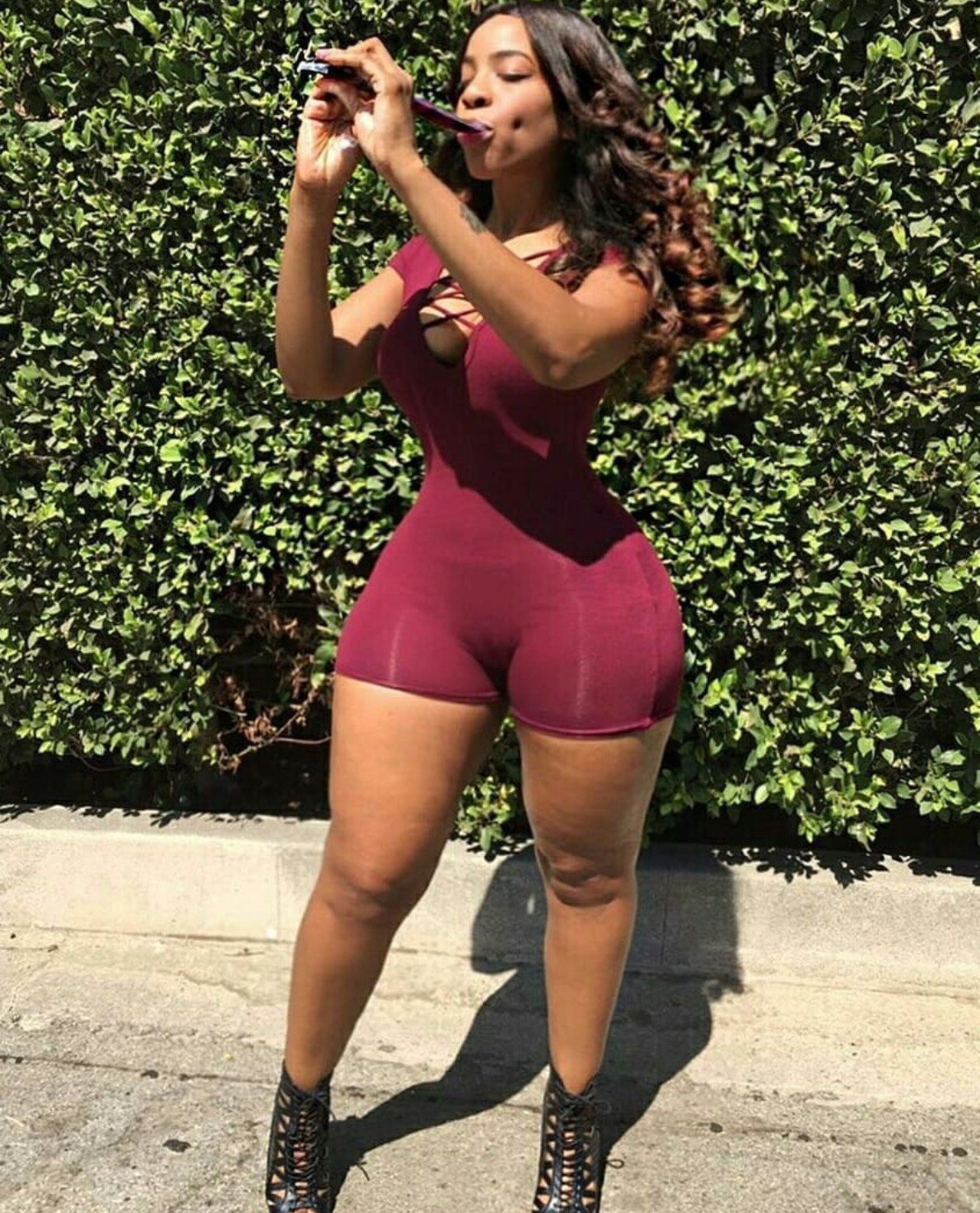 bigbuttsthickhipsnthighs:  Mmmmmm