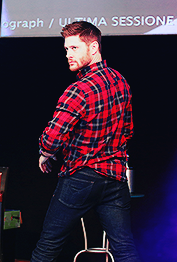 sunrisejared:  #JensenLoveWeek: Day 3↳ Jensen + Favourite Body Part [Shoulders/Back]