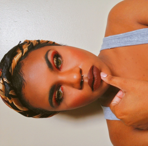 yungxsinatra:  Can I be yo cinnamon apple? 🍎✨