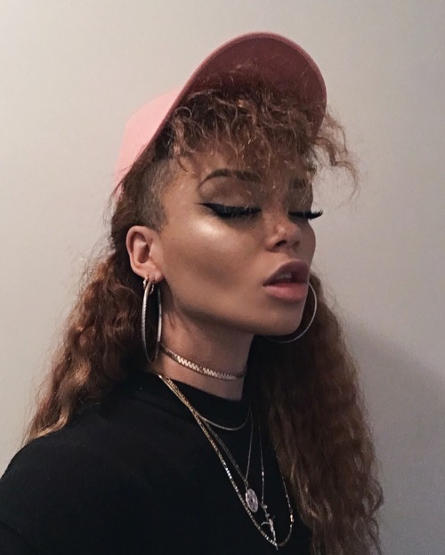kanyesgirl:kanyesgirl