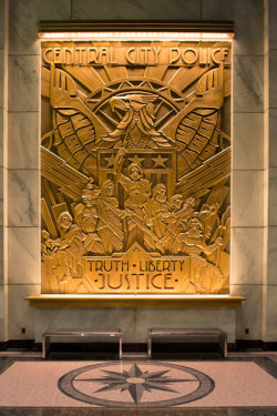 spockvarietyhour:  I love this Art Deco mural, which according to this ET article is a Justice League easter egg. awesome. 