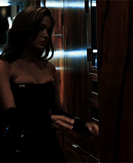assyrianjalebi:  Angelina Jolie in Mr. &amp; Mrs. Smith (2005)