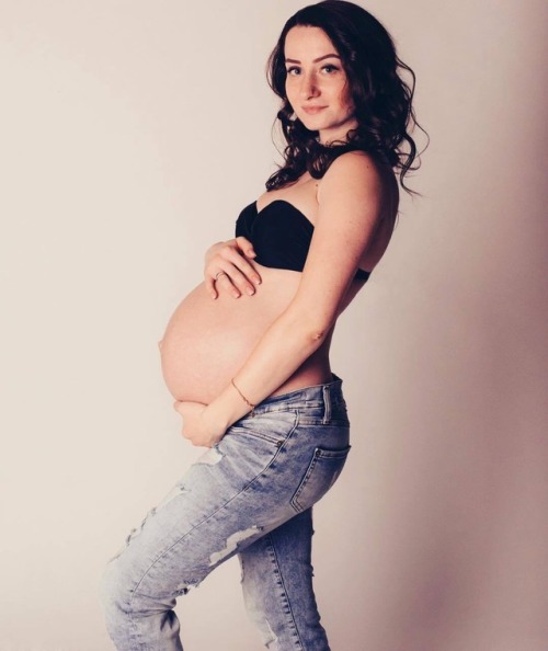 bellylove577:Great big bumps!Awesome