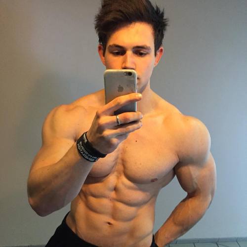 Muscle Boys