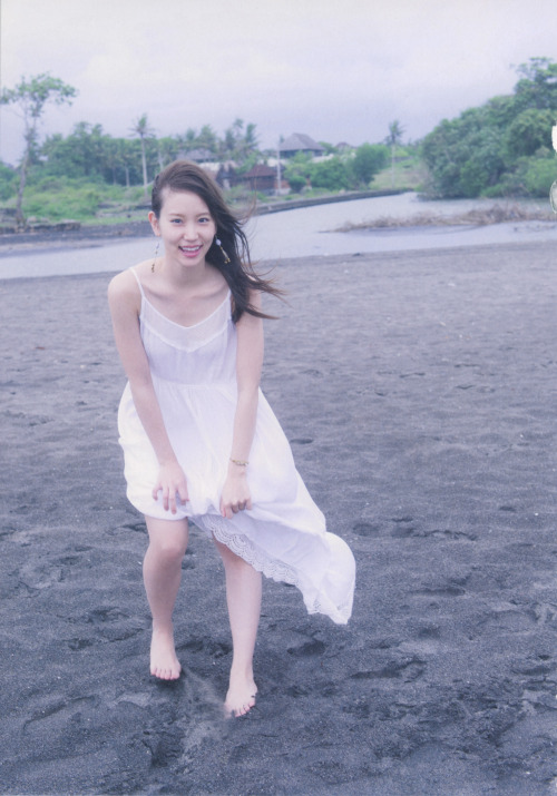 voz48reloaded:  Nagao Mariya 1st Photobook 「Utsukushii Saibo」  