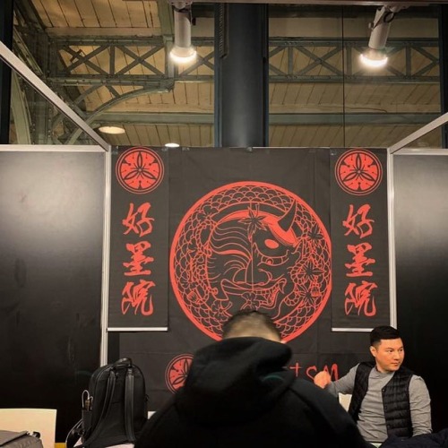 My booth no. 804 . . #paris #tattooconvention #mondialdutatouage #zumiism #tattoo #문신 #이레즈미(Mondial 