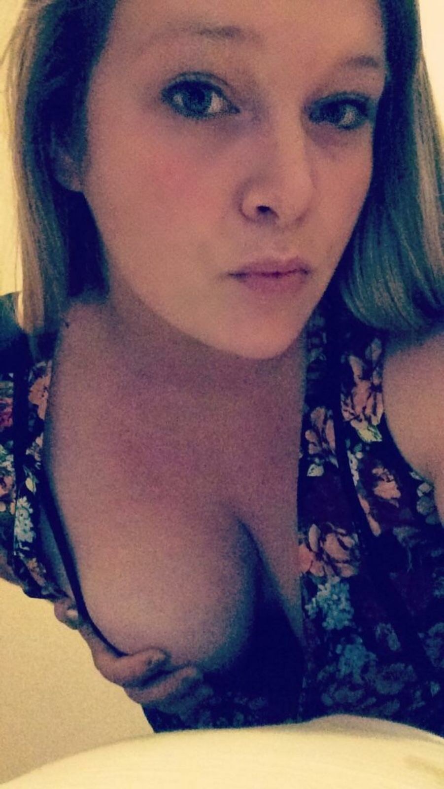 courtneyschilling:  This slut of a girl wanted me to put more up for guys to blackmail