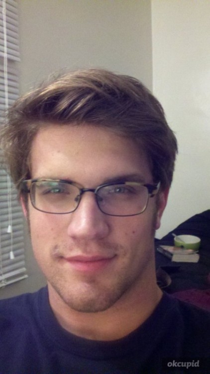 gaggers:  Active gay porn blog http://gaggers.tumblr.com