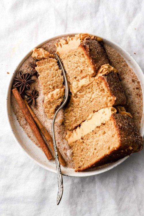 fullcravings:Apple Cider Donut Cake