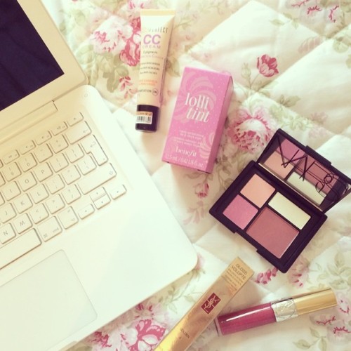 fairylushes:fluerful:  makeupidol:  beauty // make up blog xo    ❁ fluerful ❁ following back similar just ask! ❁       fairylushes ღ advice   