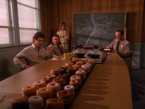 twinpeakscaptioned:  apparently today is national doughnut day (as opposed to donut