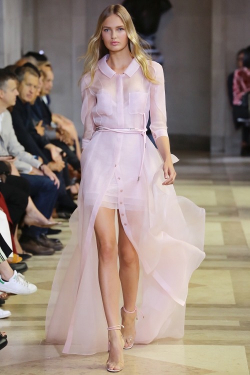 xxglamouresque:  Carolina Herrera S/S 2016