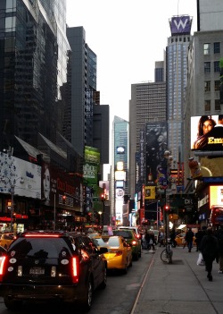 mymanhattanexperience:  Heading south on Broadway towards Times Square