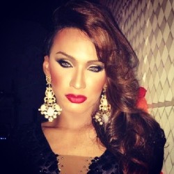 chavonner:  sissydebbiejo:  Pretty #cross-dressing #TVs  Nice