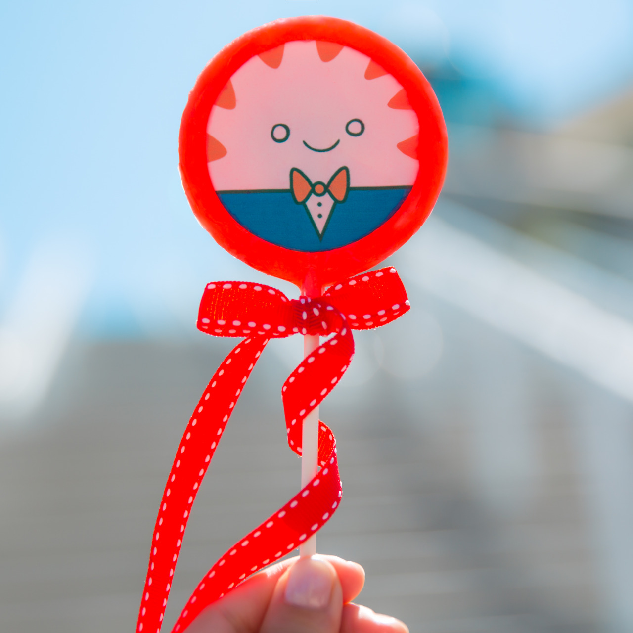 Celebrating National Lollipop Day with our fav candy butler, Peps! 