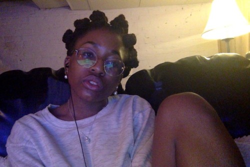 allycatanime:its still blackout right???me ft my new dr. doolittle glasses