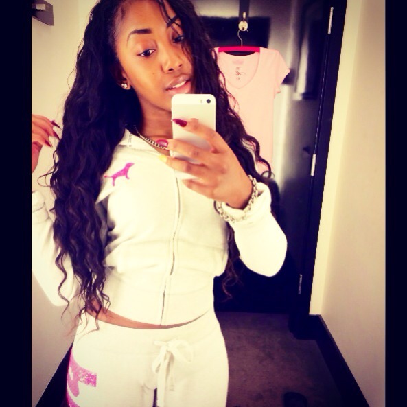 frompariswithloveeeeee:  Late night shop😕 