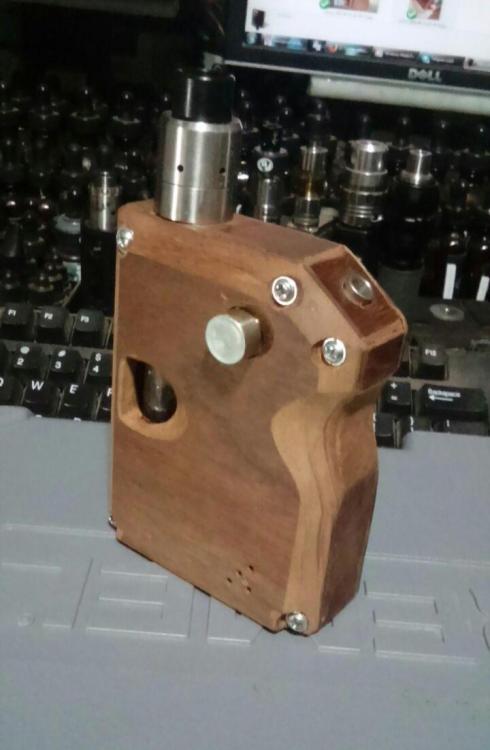 Custom Wood Boxmod Squonker Mechanical 8v Series ModI realized I had some spare 510 connector with s