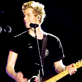 lukehemmingsdaily:  + 