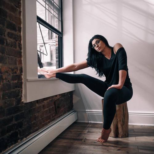 cbqualitylife:  truth needs no technique | #trillyoga #october 📷 @dylnengls
