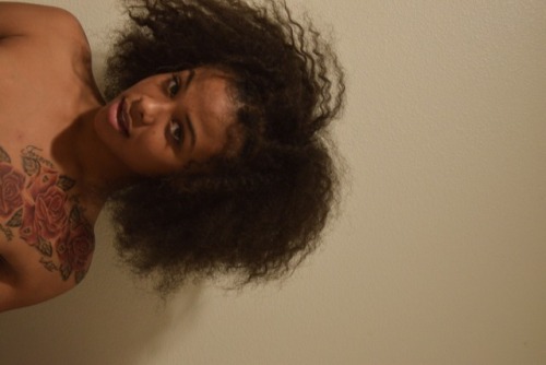 beeazyeb:make you feel some type of wayErica // 19@whatsyofantasy / @beeazyeb