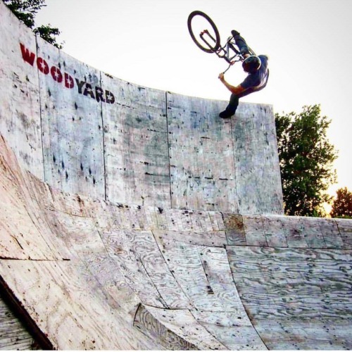 plussizebmx:A flashback Friday shot of some epicness from @woodyardbmx … give him a follow to check 