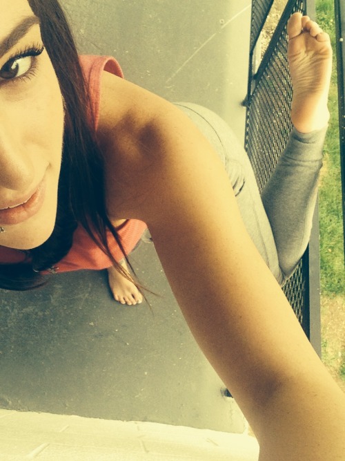 pinksolesandtoes:  ;) 