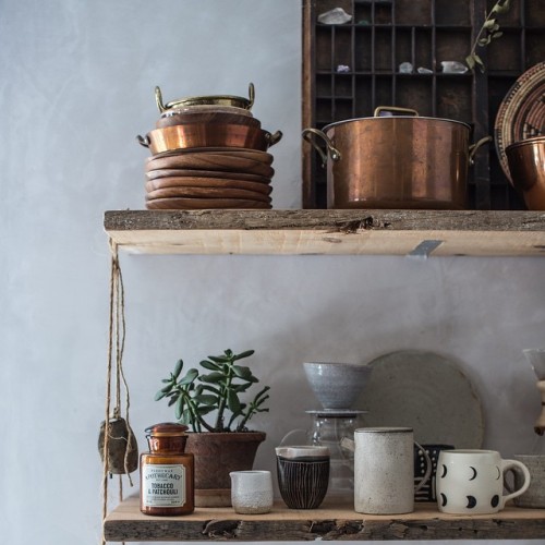 s-un-rise:  delta-breezes:Beth Kirby  my kind of kitchen aesthetic 