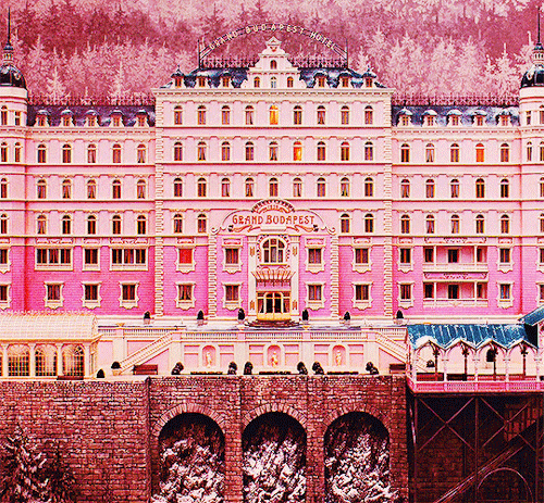 doona-baes:THE GRAND BUDAPEST HOTEL (2014), dir. Wes AndersonTHE FRENCH DISPATCH (2020), dir. Wes An