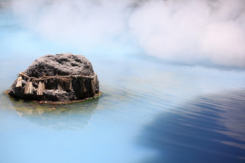 Blue Hot Spring / かまど地獄(ぢごく)