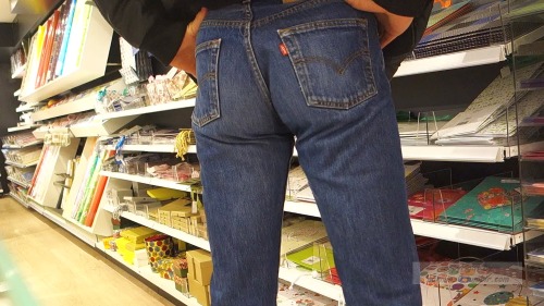 Sex femboydl:  levis jeans wetting in public pictures