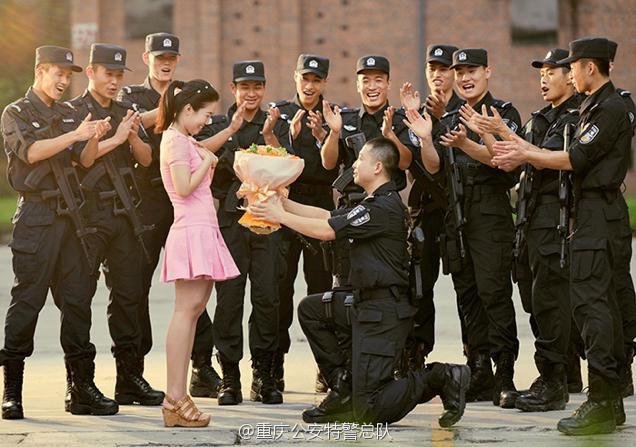 the-goddamazon:  gallowshumorrandom:  victran:  opdownrange:  S.W.A.T. Team Wedding