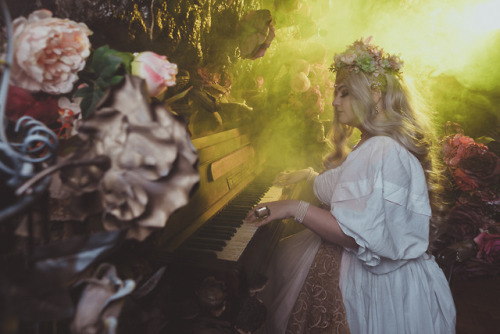 Titania, the Fairy Queen (inspired by LARP “Unremembered”)PH: Anna ProvidenceMUA: Сценvia Double Tro